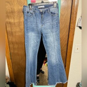 🪩KANCAN SIZE 28 BOOTCUT MIDDLE STITCH JEANS🪩 WORN A FEW TIMES 🪩MIDRISE
